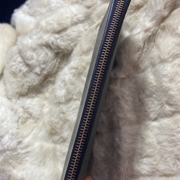 Authentic LOuis Vuitton Organizer - Picture 4 of 16